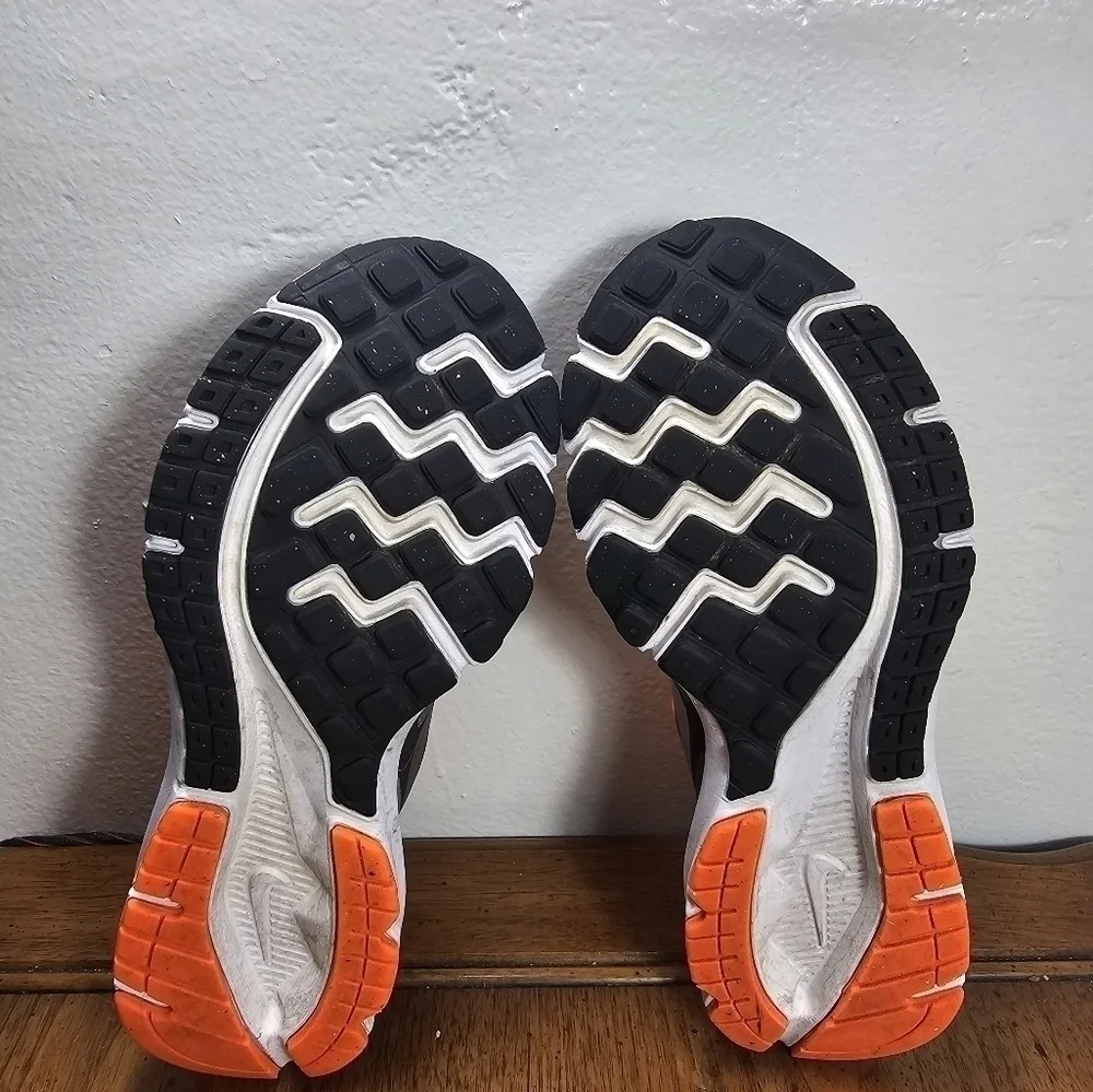 Nike Downshifter 6 kids Shoes Size 5.5Y